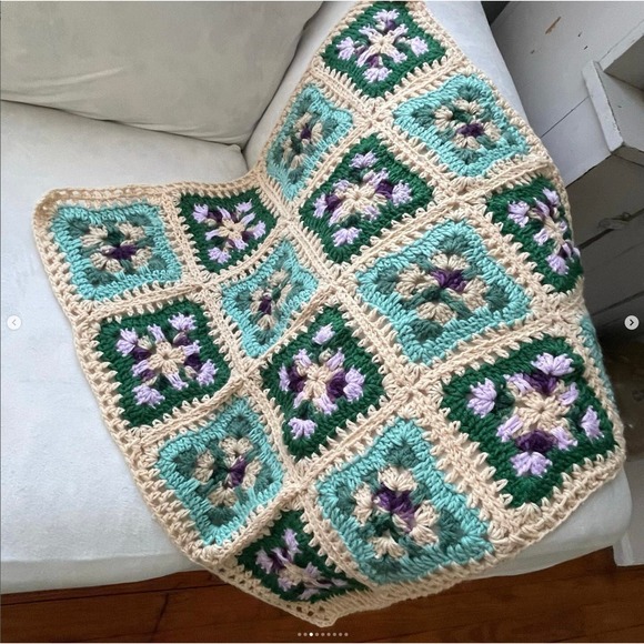 Vintage Granny Square Crochet Afghan Lap Blanket Small Throw Topper Baby Crib - Picture 3 of 8